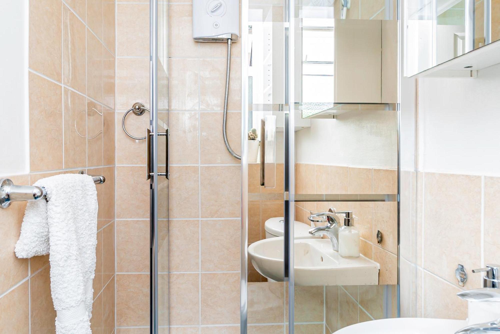 Earley Luxury Ensuite Room With Private Entrance Reading Ngoại thất bức ảnh