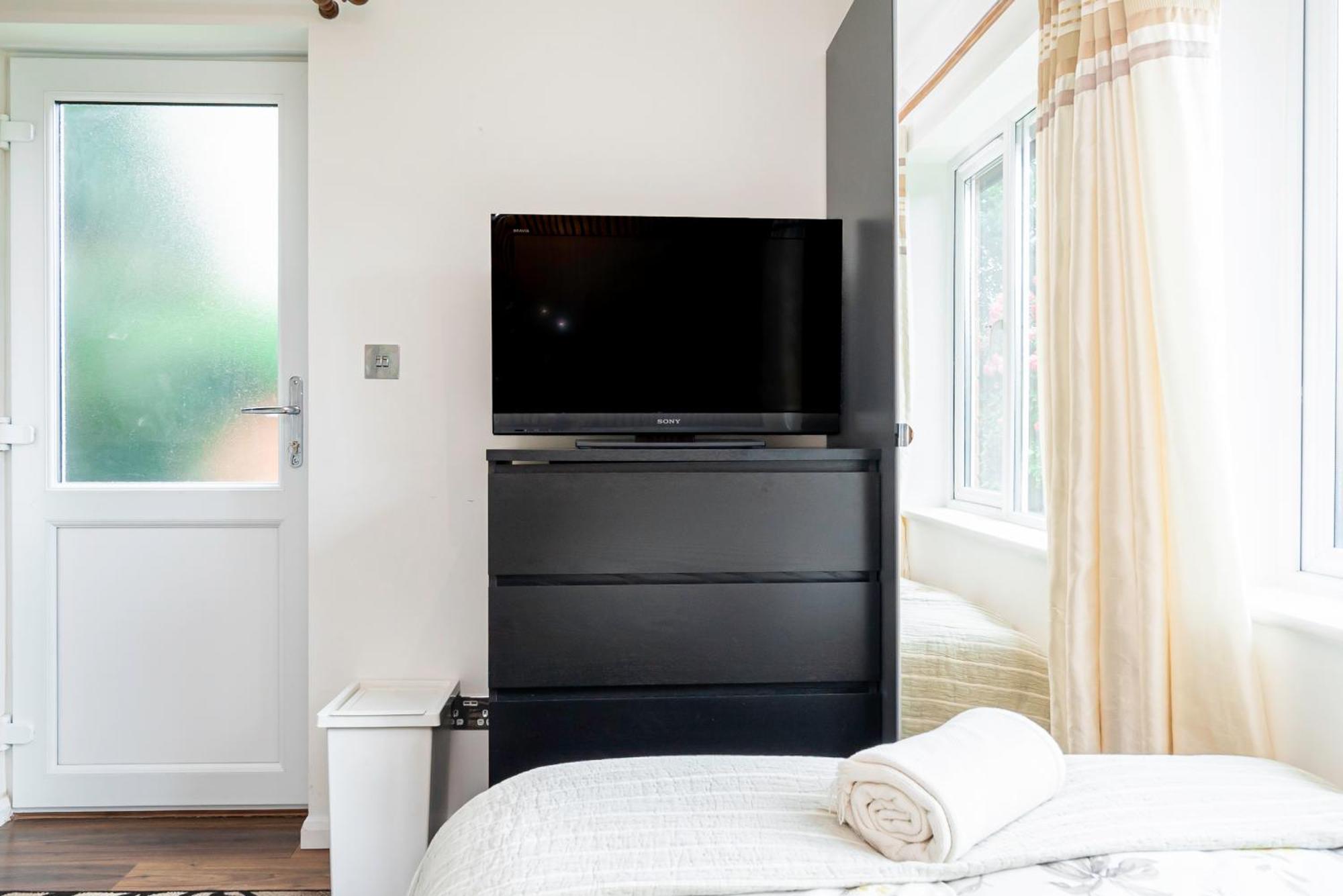 Earley Luxury Ensuite Room With Private Entrance Reading Ngoại thất bức ảnh