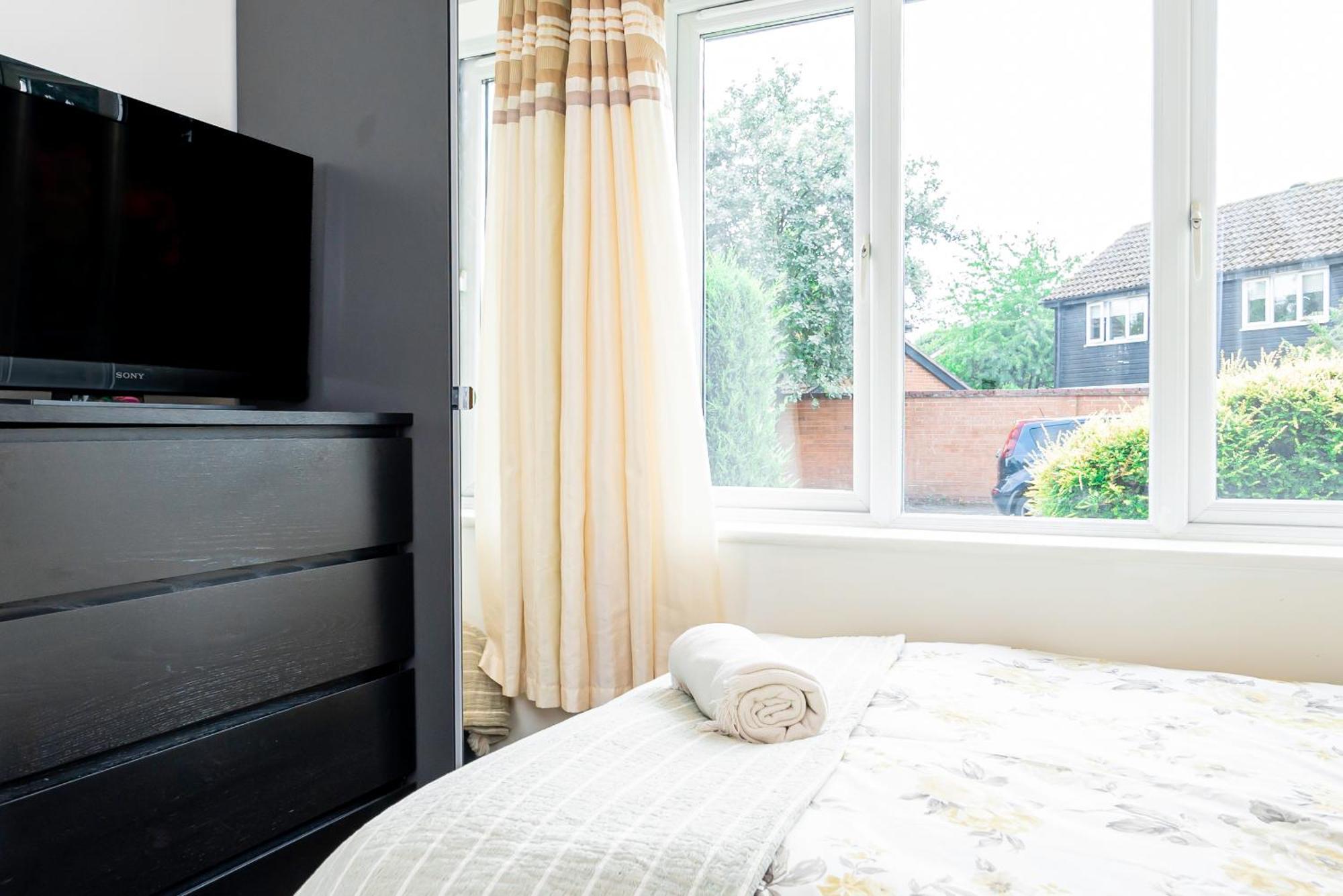 Earley Luxury Ensuite Room With Private Entrance Reading Ngoại thất bức ảnh