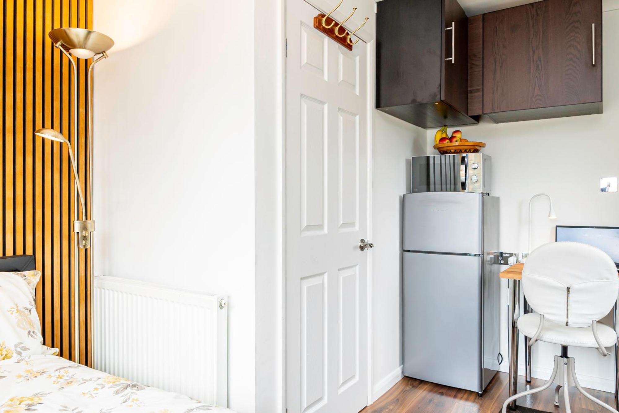 Earley Luxury Ensuite Room With Private Entrance Reading Ngoại thất bức ảnh